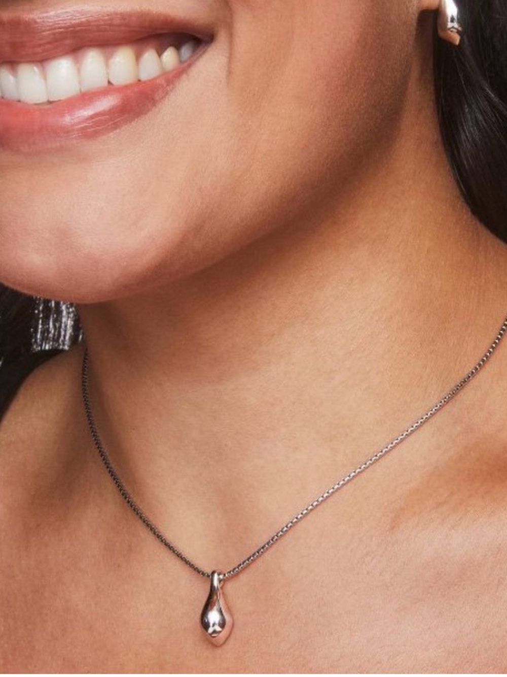 NWT-Kendra Scott -Quincy Pendant
Necklace -Silver: Rhodium
Over Brass-19” L